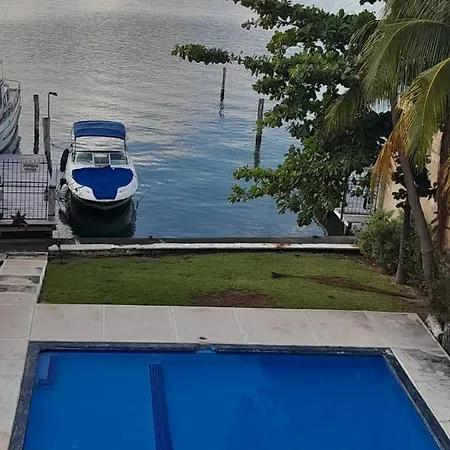 Large Penthouse On Lagoon, Fantastic Views, Across From Beach